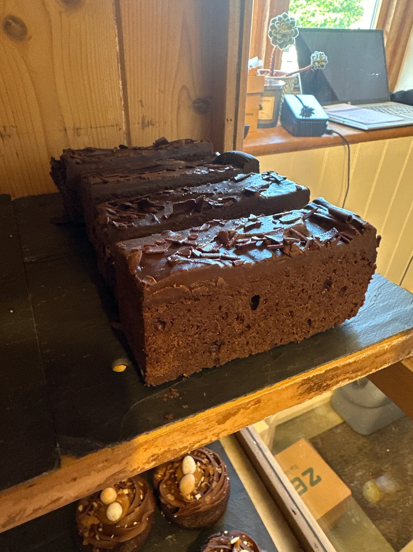 Fresh Cakes, Biscuits & Traybakes