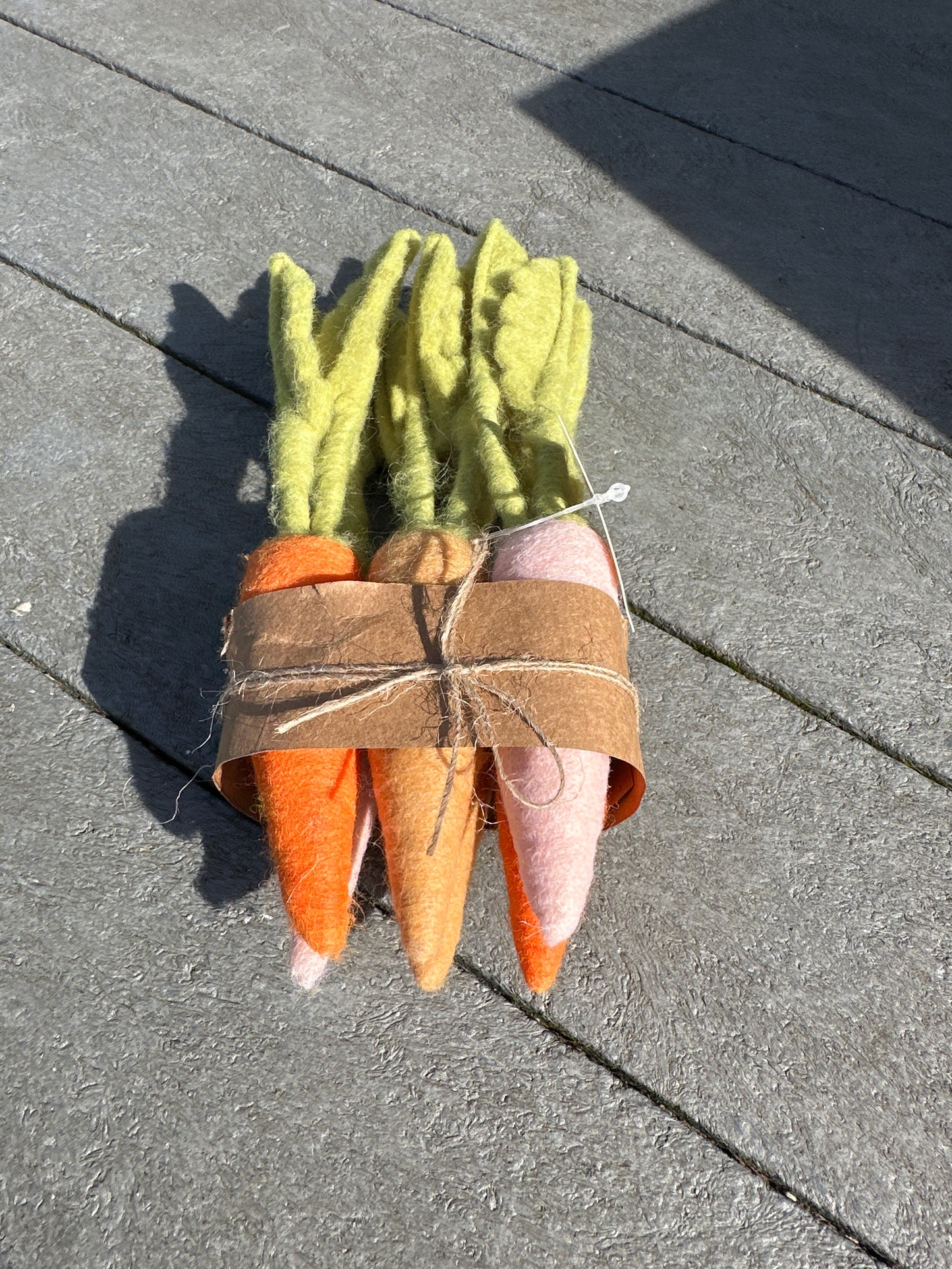 HS Bunch of Felt Carrots