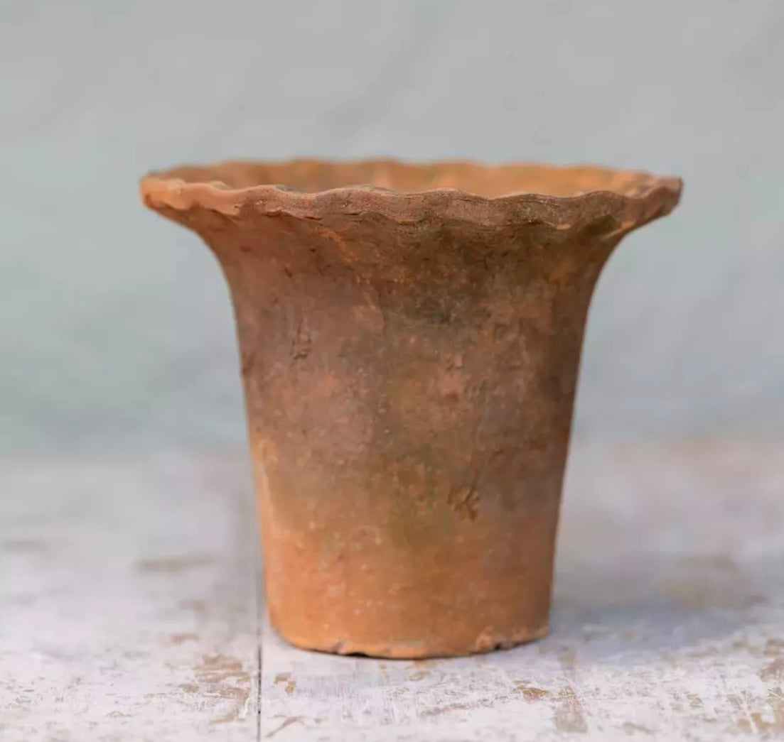 GI Antiqued Redstone Frill Plant Pot