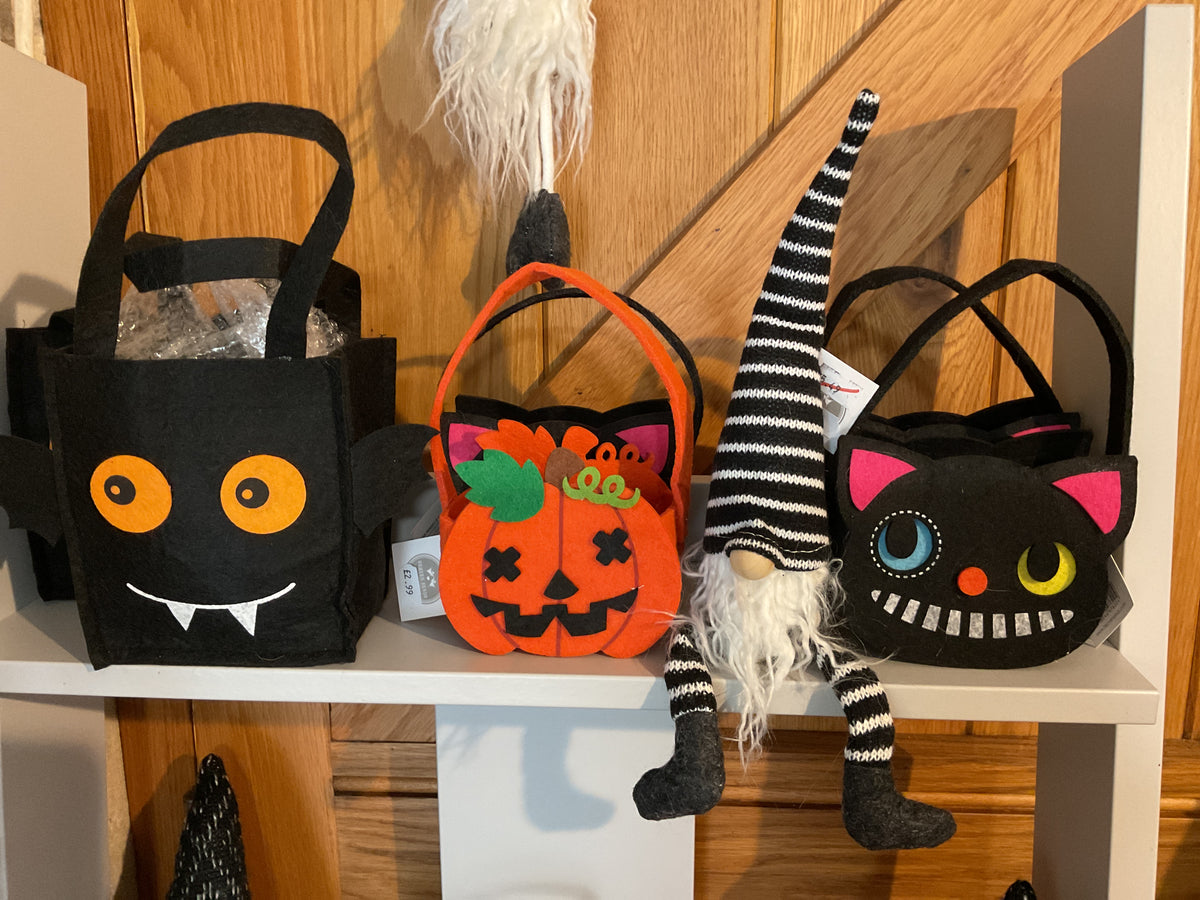 HS Halloween Sitting Gonks Black & White Striped