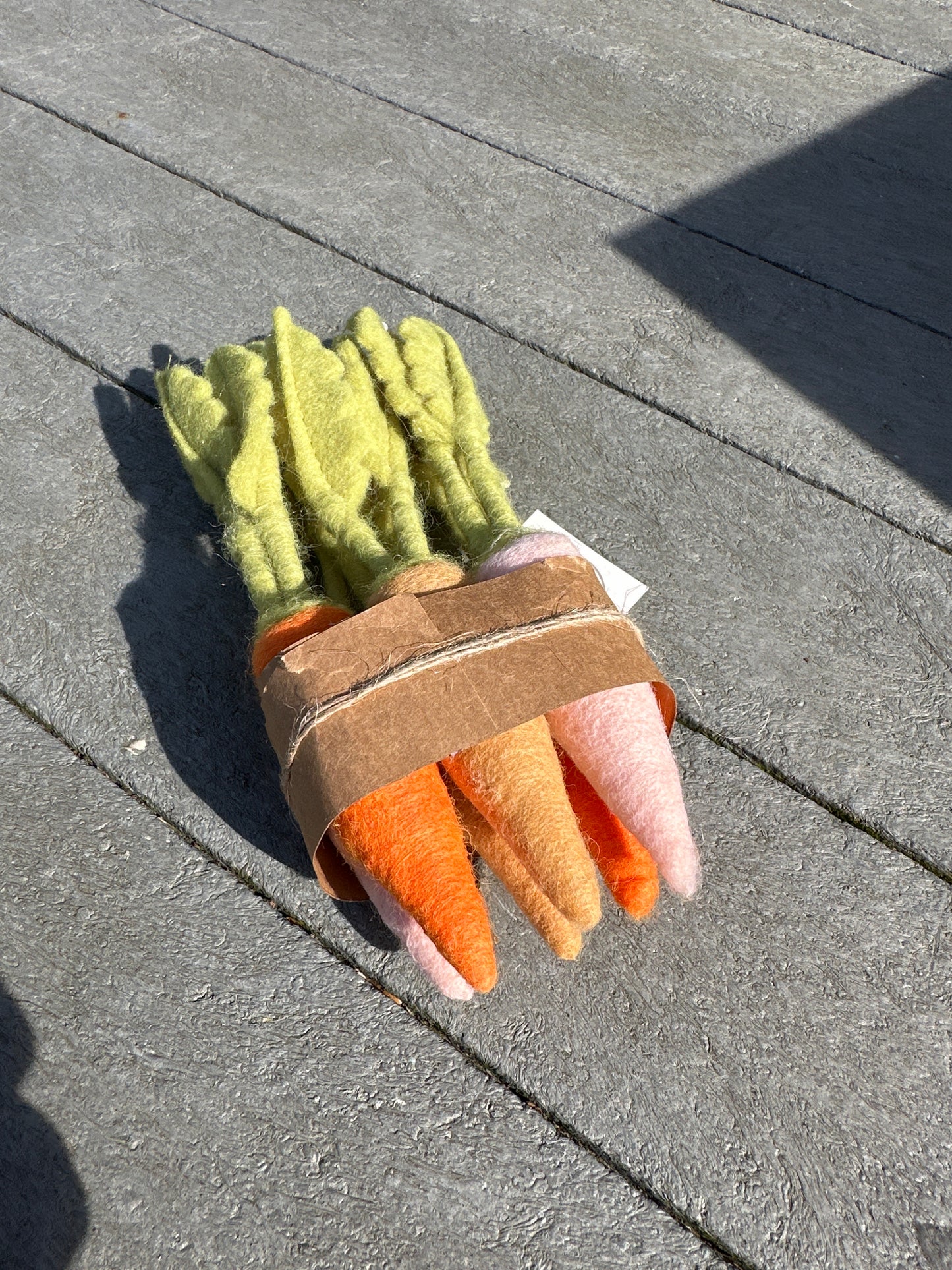 HS Bunch of Felt Carrots